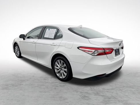 Used 2020 Toyota Camry LE image 5