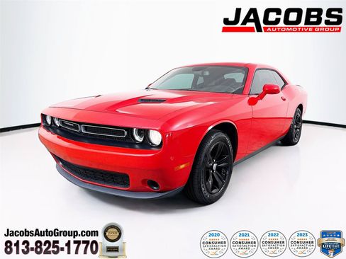 Used 2019 Dodge Challenger SXT RWD image 1