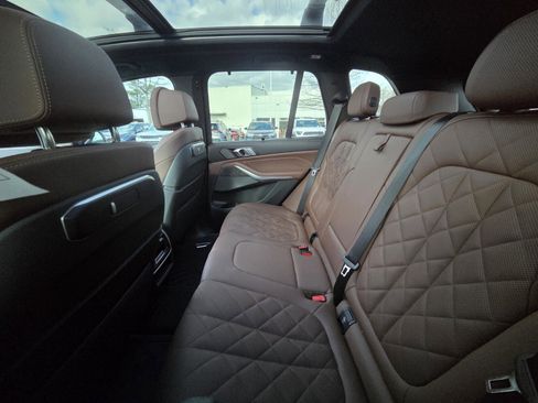 Used 2025 BMW X5 xDrive40i image 6