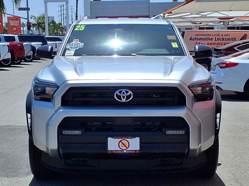 Used 2025 Toyota 4Runner SR5 AWD/4WD image 2