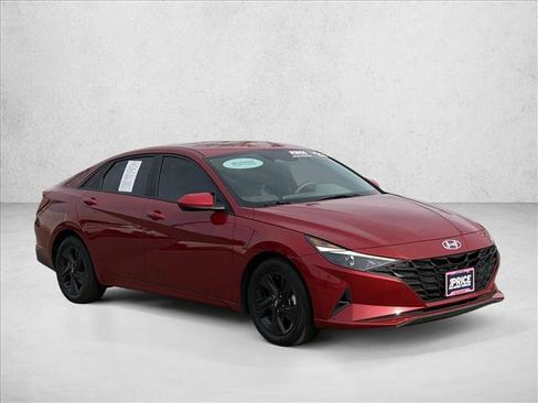 Certified 2023 Hyundai Elantra SEL FWD image 3