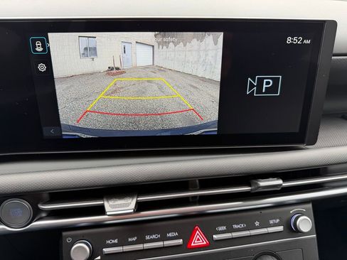 Used 2025 Hyundai Tucson SE image 27