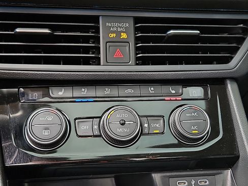 Certified 2023 Volkswagen Jetta SEL FWD image 16