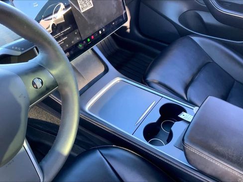 Used 2021 Tesla Model 3 Standard Range Plus image 15