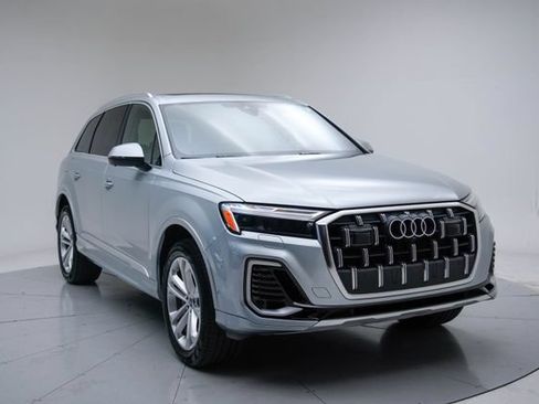 Used 2025 Audi Q7 3.0T Premium Plus AWD/4WD image 7