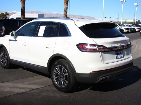 Certified 2022 Lincoln Nautilus AWD w/ Premium Package image 4