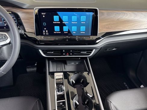 New 2026 Volkswagen Atlas SE image 15