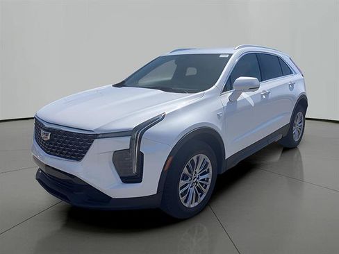 Certified 2025 Cadillac XT4 Premium Luxury AWD/4WD image 1