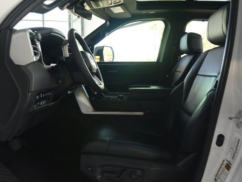 Used 2023 Toyota Tundra Platinum AWD/4WD image 15