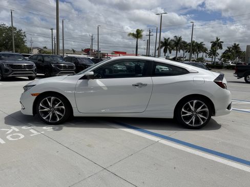 Used 2019 Honda Civic Touring image 6