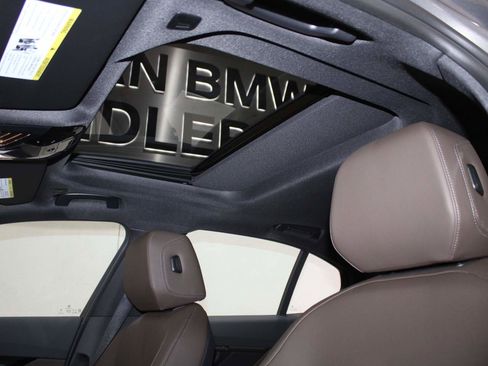 New 2026 BMW i5 eDrive40 w/ Premium Package RWD image 15