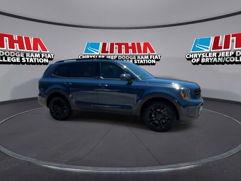 Used 2025 Kia Telluride EX X-Line AWD/4WD image 3