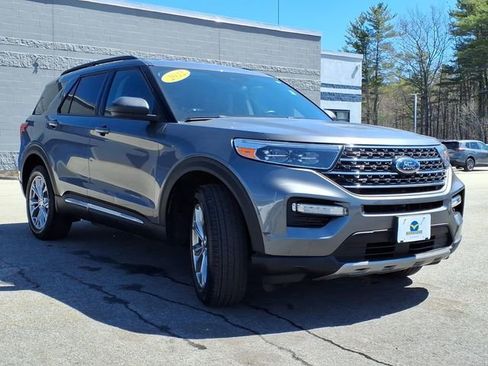 Used 2022 Ford Explorer XLT w/ Equipment Group 202A AWD/4WD image 6