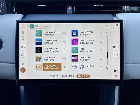 Used 2025 Land Rover Discovery Sport S AWD/4WD image 29