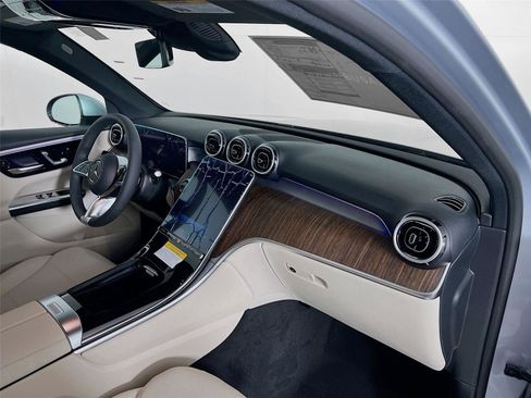 Certified 2025 Mercedes-Benz GLC 300 4MATIC image 25