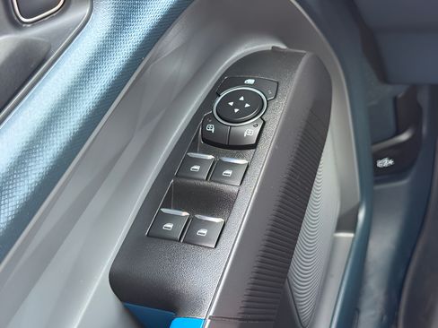 Used 2025 Ford Maverick Lobo AWD/4WD image 25