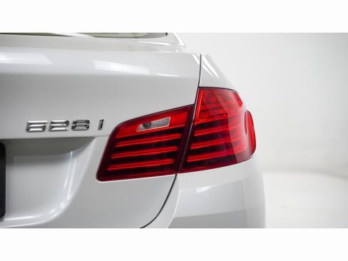 Used 2015 BMW 528i xDrive Sedan image 11