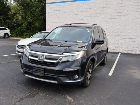 Used 2019 Honda Pilot Touring image 3