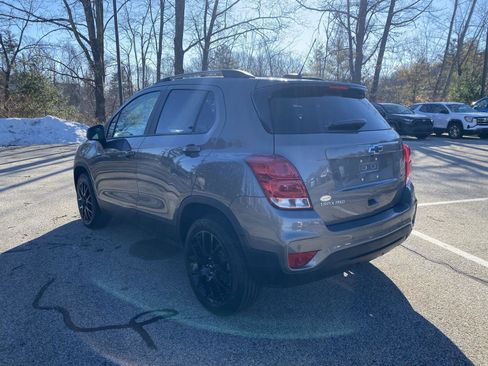 Used 2022 Chevrolet Trax LT w/ Driver Confidence Package image 5