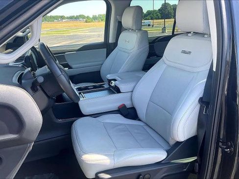 Certified 2025 Ford Expedition Platinum AWD/4WD image 7