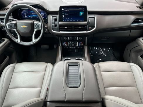 Used 2022 Chevrolet Tahoe LT w/ Luxury Package AWD/4WD image 12