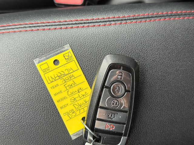 Certified 2024 Ford Escape ST-Line w/ Tech Pack #1 AWD/4WD image 15