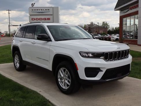 New 2026 Jeep Grand Cherokee Laredo AWD/4WD image 2