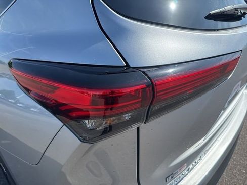 Used 2023 Toyota Highlander XLE FWD image 10
