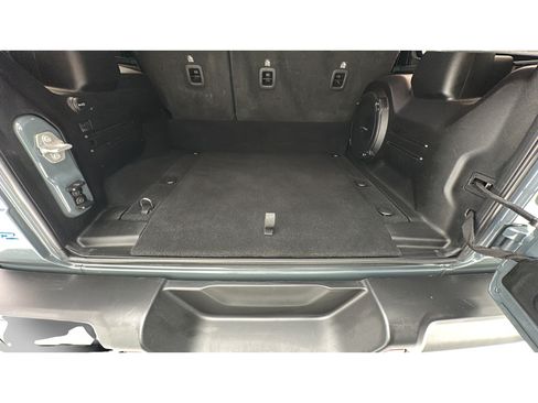 Used 2024 Jeep Wrangler Unlimited w/ Convenience Group AWD/4WD image 20