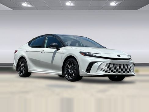Used 2025 Toyota Camry XSE w/ Premium Plus Package AWD/4WD image 6