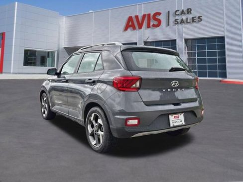 Used 2025 Hyundai Venue SEL FWD image 10