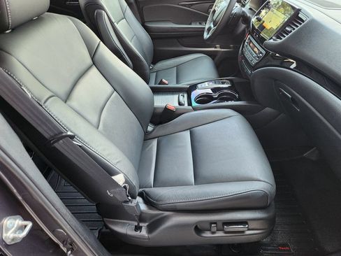 Used 2020 Honda Pilot Touring image 14