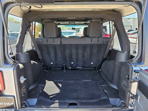 Used 2016 Jeep Wrangler Unlimited Sport w/ Connectivity Group image 23