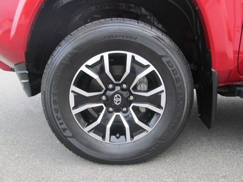 Used 2021 Toyota Tacoma 4x4 Double Cab image 9