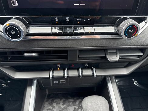 Used 2025 Chevrolet Colorado W/T image 30