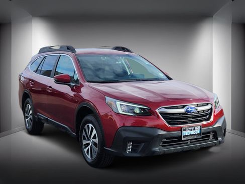 Used 2020 Subaru Outback Premium image 4