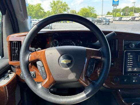 Used 2024 Chevrolet Express 2500 RWD image 25
