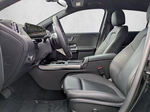 Certified 2025 Mercedes-Benz GLA 250 image 17