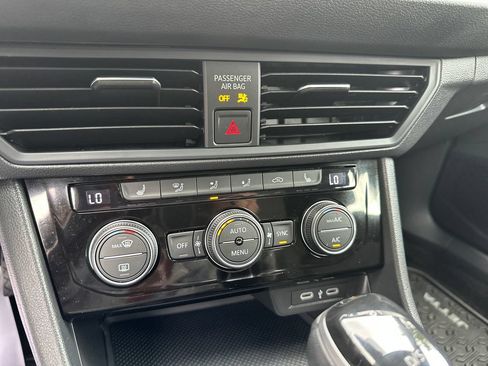 Certified 2023 Volkswagen Jetta SE FWD image 16