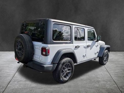 Used 2024 Jeep Wrangler Unlimited Sport AWD/4WD image 5