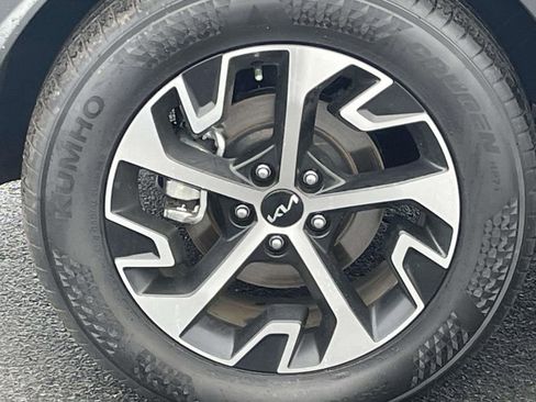 Used 2025 Kia Sportage EX w/ Premium Package image 13