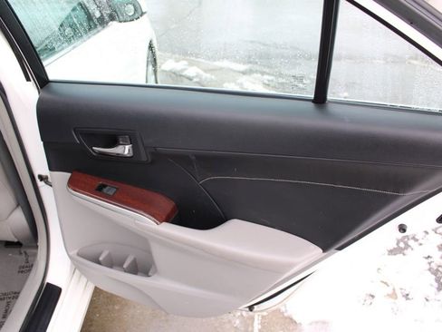 Used 2013 Toyota Camry XLE image 23