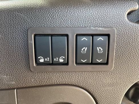 Used 2016 GMC Yukon XL Denali w/ Open Road Package AWD/4WD image 39