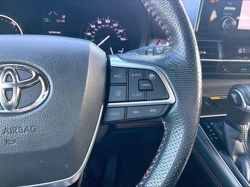 Used 2021 Toyota Sienna XSE image 25