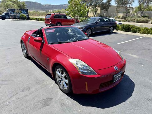Used 2005 Nissan 350Z Touring image 11