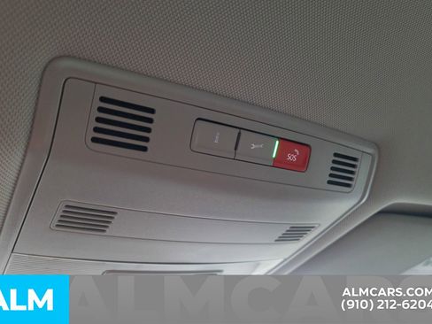 Used 2024 Volkswagen Jetta SE image 33