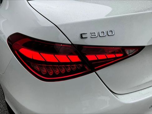 Used 2025 Mercedes-Benz C 300 4MATIC Sedan image 28