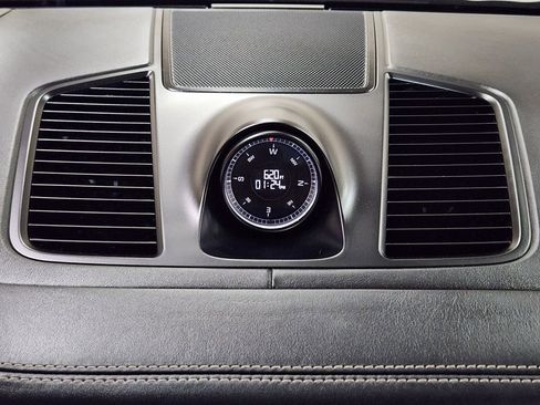 Used 2019 Porsche Cayenne image 35