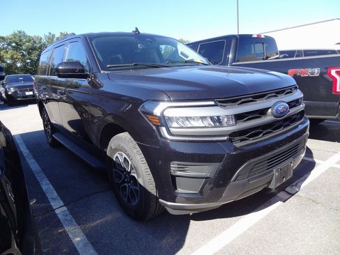 Certified 2024 Ford Expedition XLT image 1