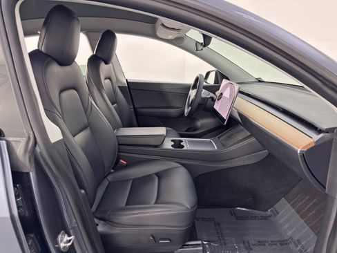 Used 2022 Tesla Model Y Performance image 16